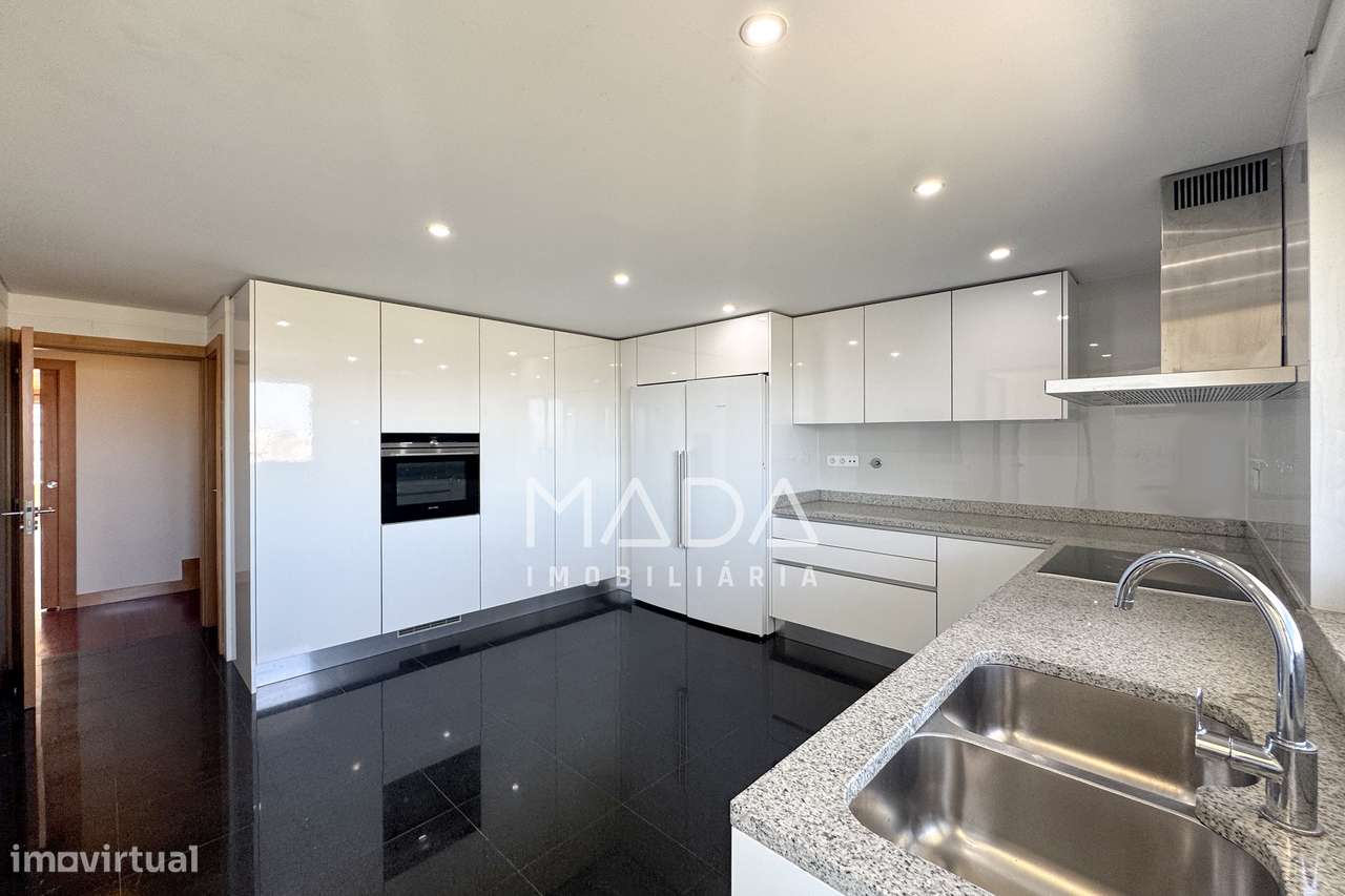 Apart. T4 duplex de luxo na zona da Exponor em Matosinhos, Porto-16