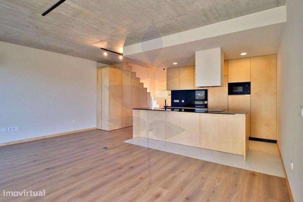 Arrendamento apartamento T2 Duplex em (Este) São Pedro - Grande imagem: 2/30