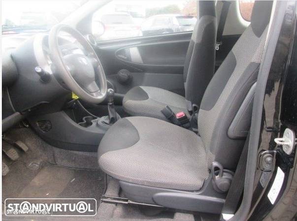 Toyota Aygo 1.0 2011 para Peças - 4