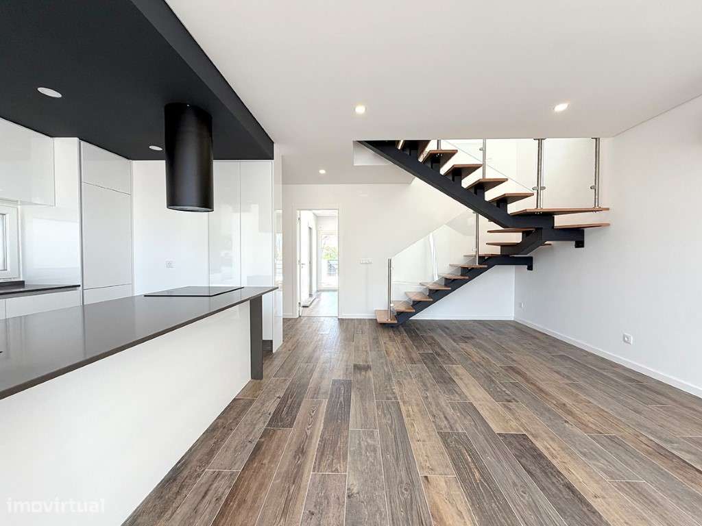 Moradia Moderna T3 à Venda com Piscina, a 10 Minutos da Praia - Grande imagem: 3/21