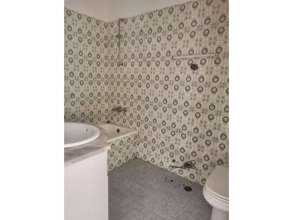 APARTAMENTO T2, OEIRAS-15