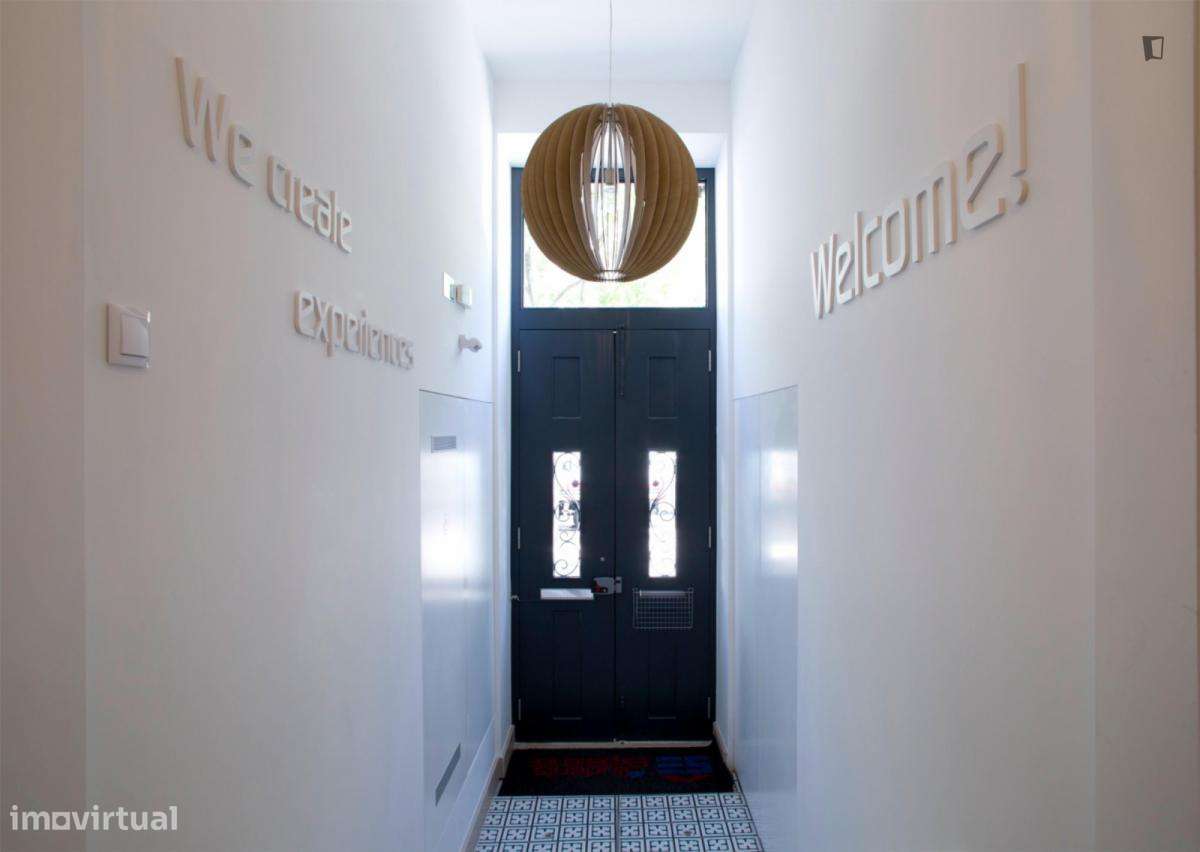 Quarto - localizado em São Sebastião Lisbon - Grande imagem: 4/10