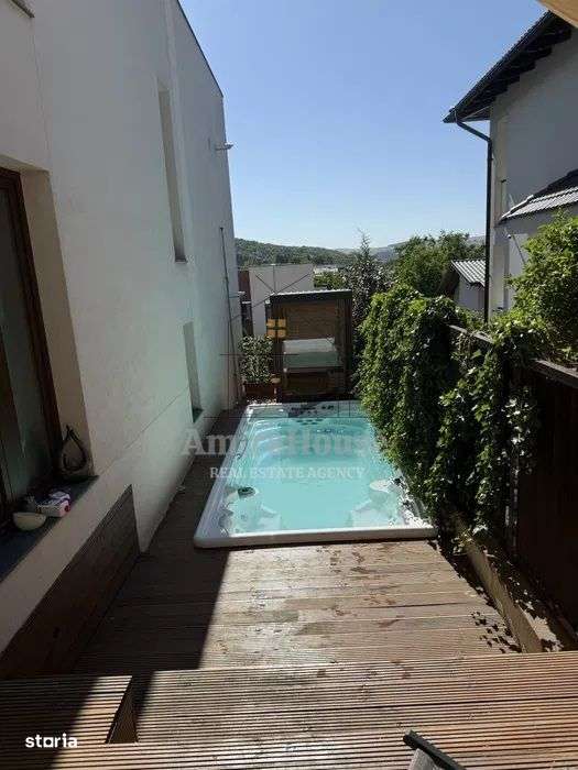 Apartament 3 camere in imobil tip vila, 79 mp, garaj, curte comuna, Gr-17