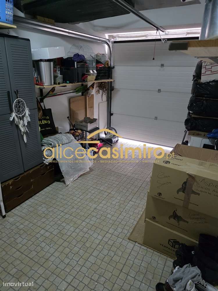 Moradia T4 - boas áreas- excelente estado!-57