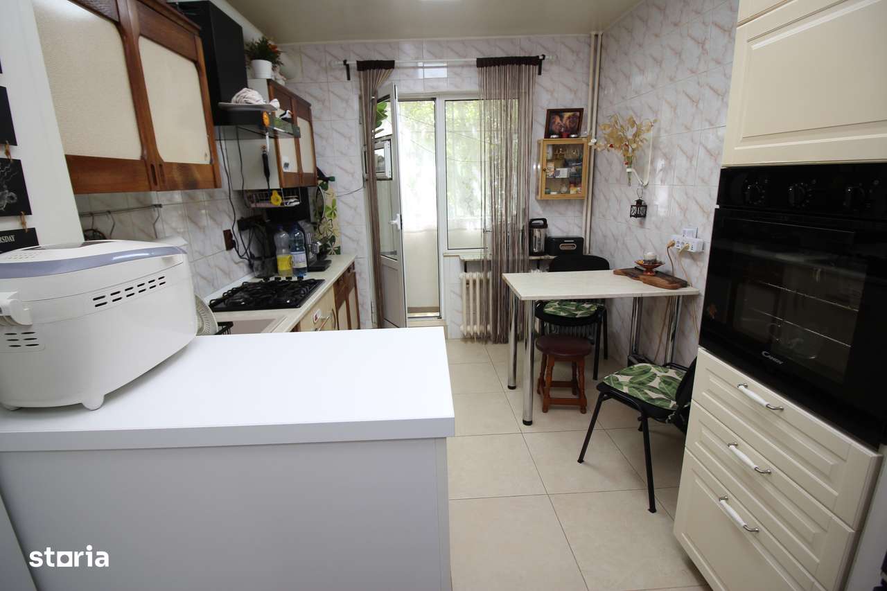 Apartament cu 3 camere Pantelimon, strada Hirlaului, bloc din 1982, decomandat