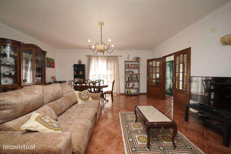 Espetacular Moradia em Setúbal com Jardim e Garagem - Grande imagem: 2/30
