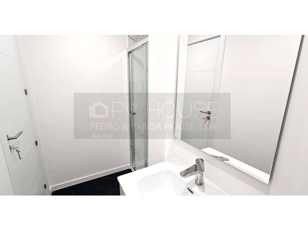 Apartamento T2+1 em Odivelas | Totalmente Remodelado-13