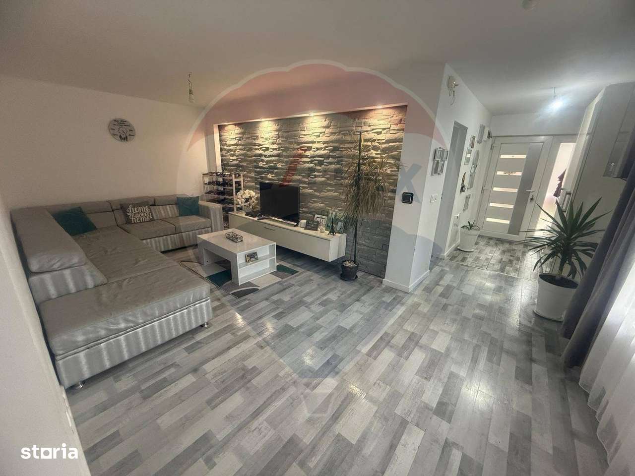 Casă / Vilă în zona Est - Imagine principală: 2/11