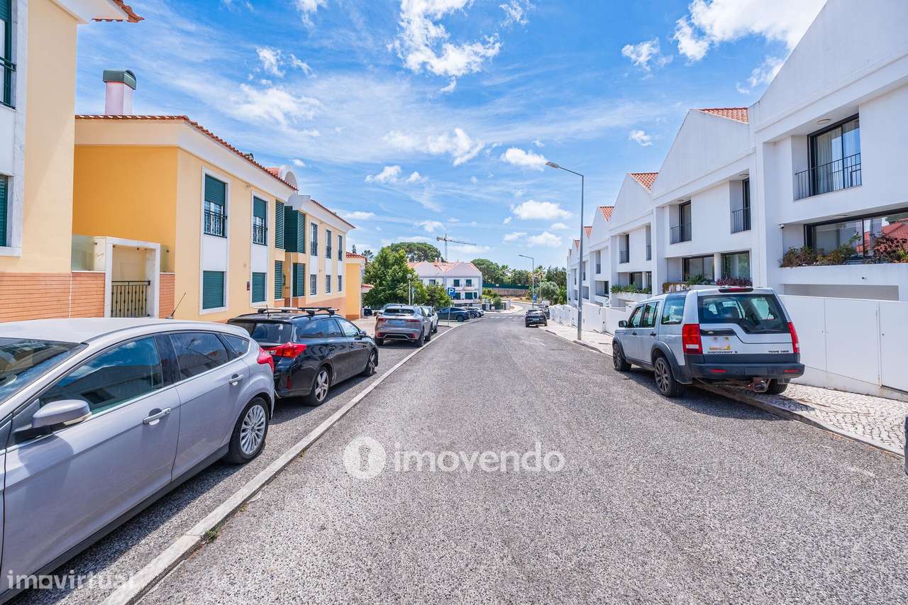 Apartamento T3 com garagem, em condomínio com piscina, em Bicesse-57