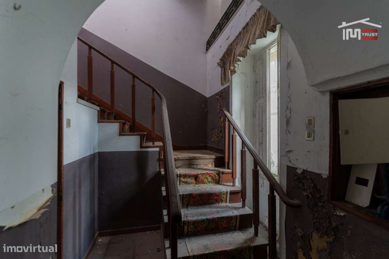 PREDIO PARA RECUPERAR A 300 METROS DO SANTUARIO DE FÁTIMA COM AREA ...-28