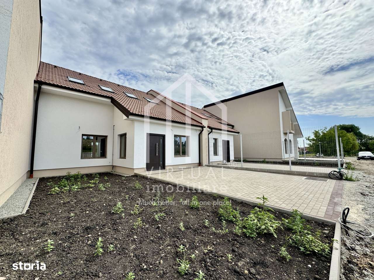 Casa cuplata cu 5 camere, 127mp utili, 136mp curte libera, Sura Mica - Imagine principală: 2/15