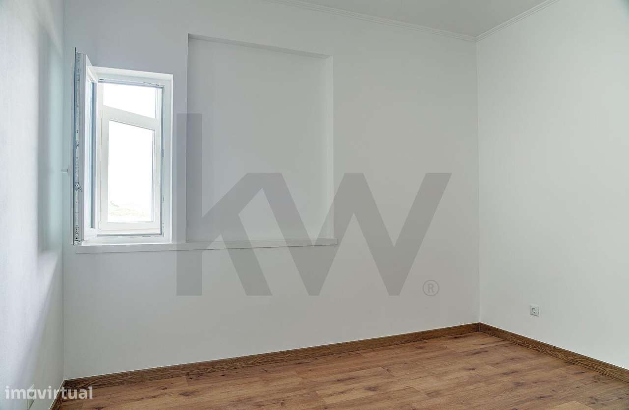 Apartamento T1 totalmente remodelado na Rua Vasco da Gama Fernandes --10