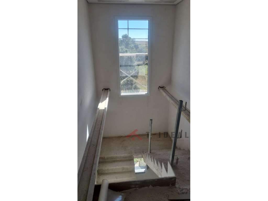 Moradias T4 contemporâneas a 5 minutos de Torres Vedras-15