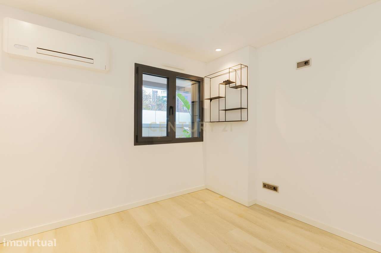 Apartamento T1 com Terraço e Box na Avenida da Mague - Grande imagem: 4/24