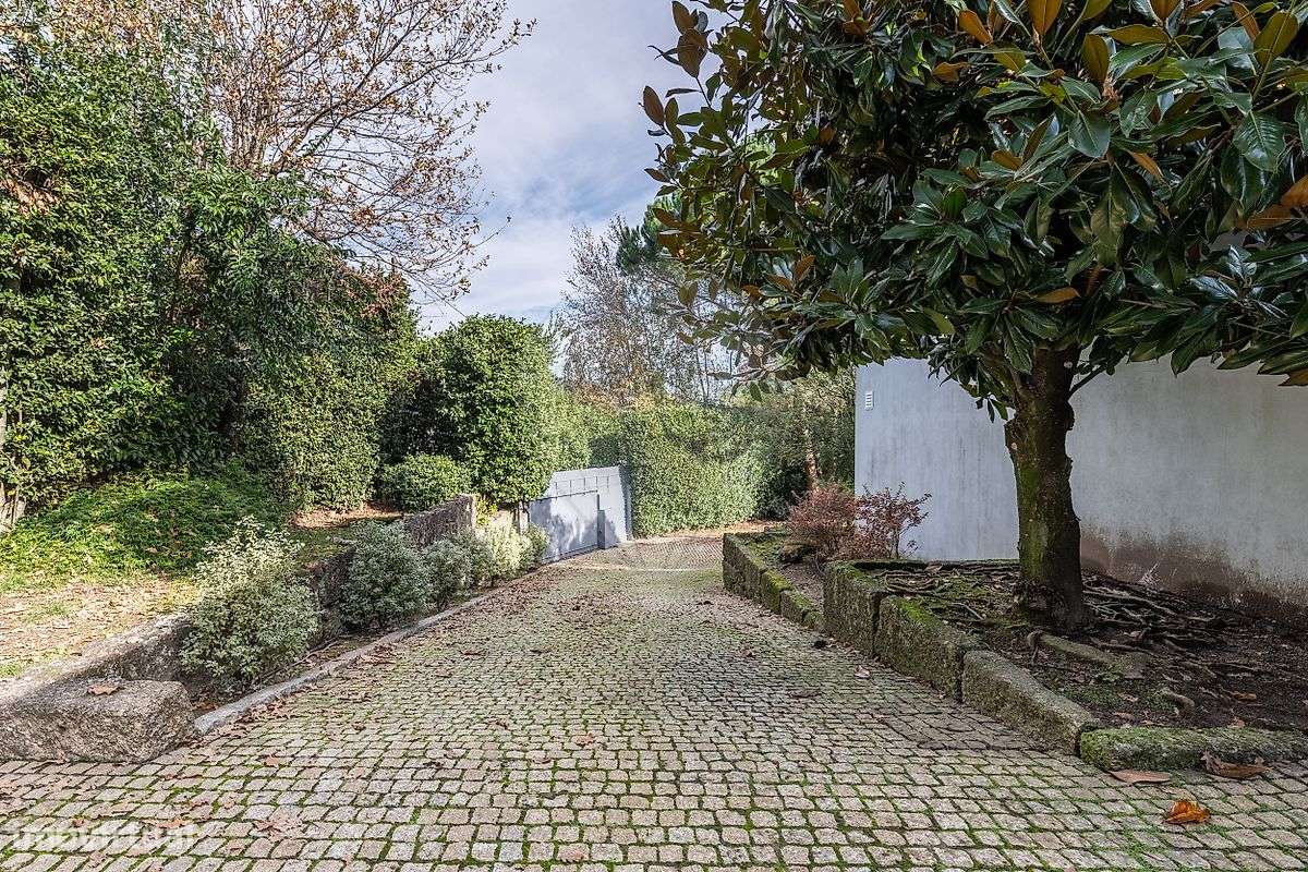 Moradia T4 para venda-12