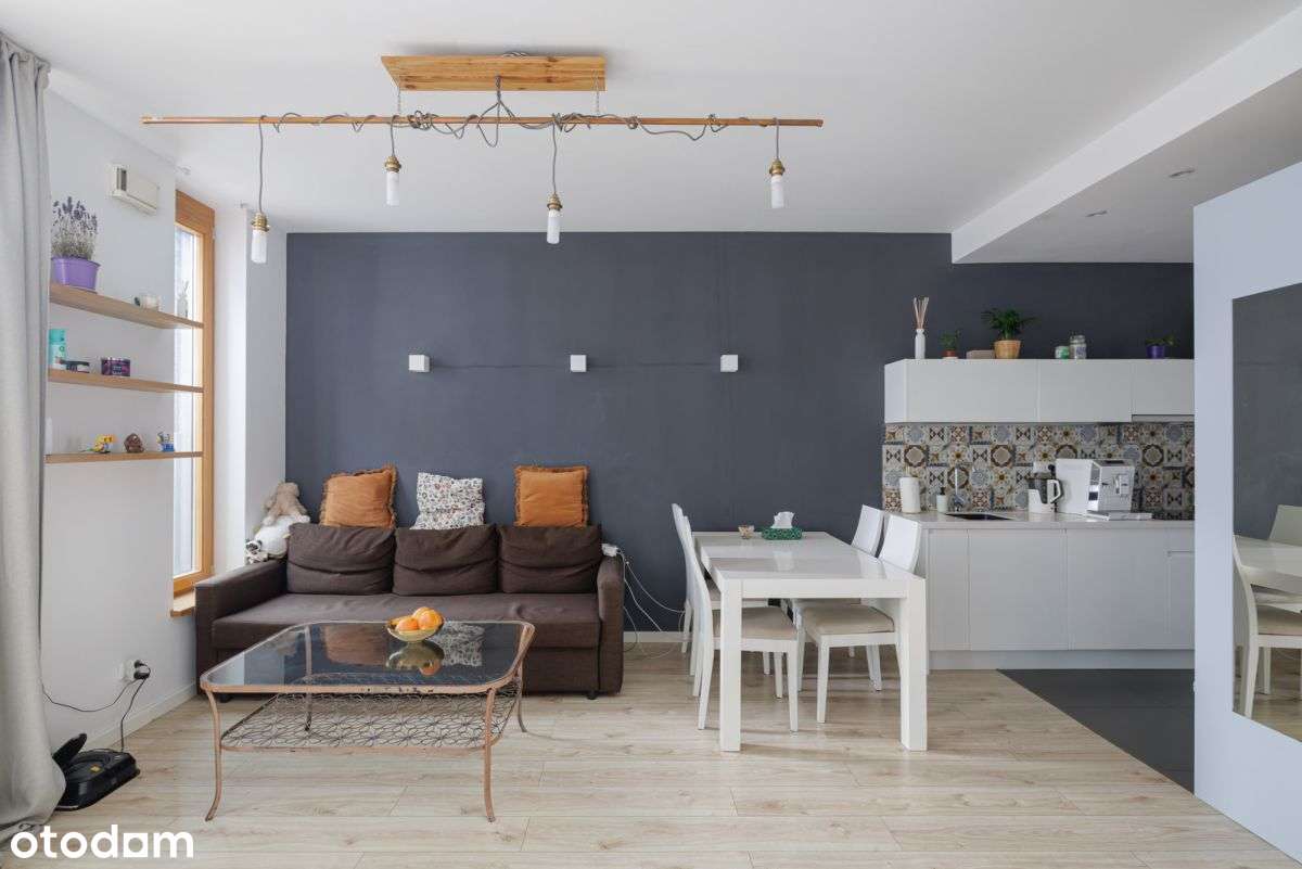 Przestronne 2 pokoje Śródmieście Muranów Stawki-0