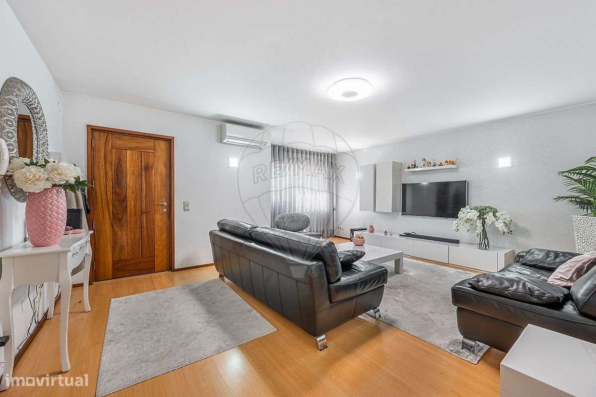 Apartamento T3 com ar condicionado e garagem, em Fermentões, Guimarães - Grande imagem: 2/29