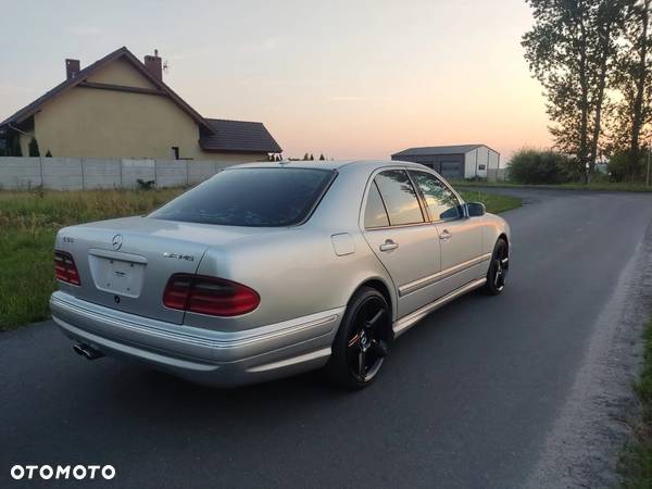 Mercedes-Benz Klasa E 55 AMG - 7