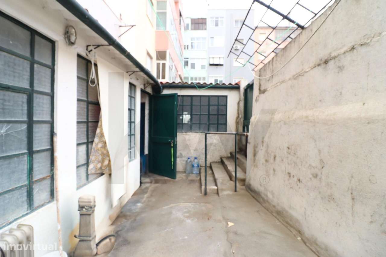 Investimento | T3 com Logradouro arrendado | Centro de Setúbal - Grande imagem: 3/18
