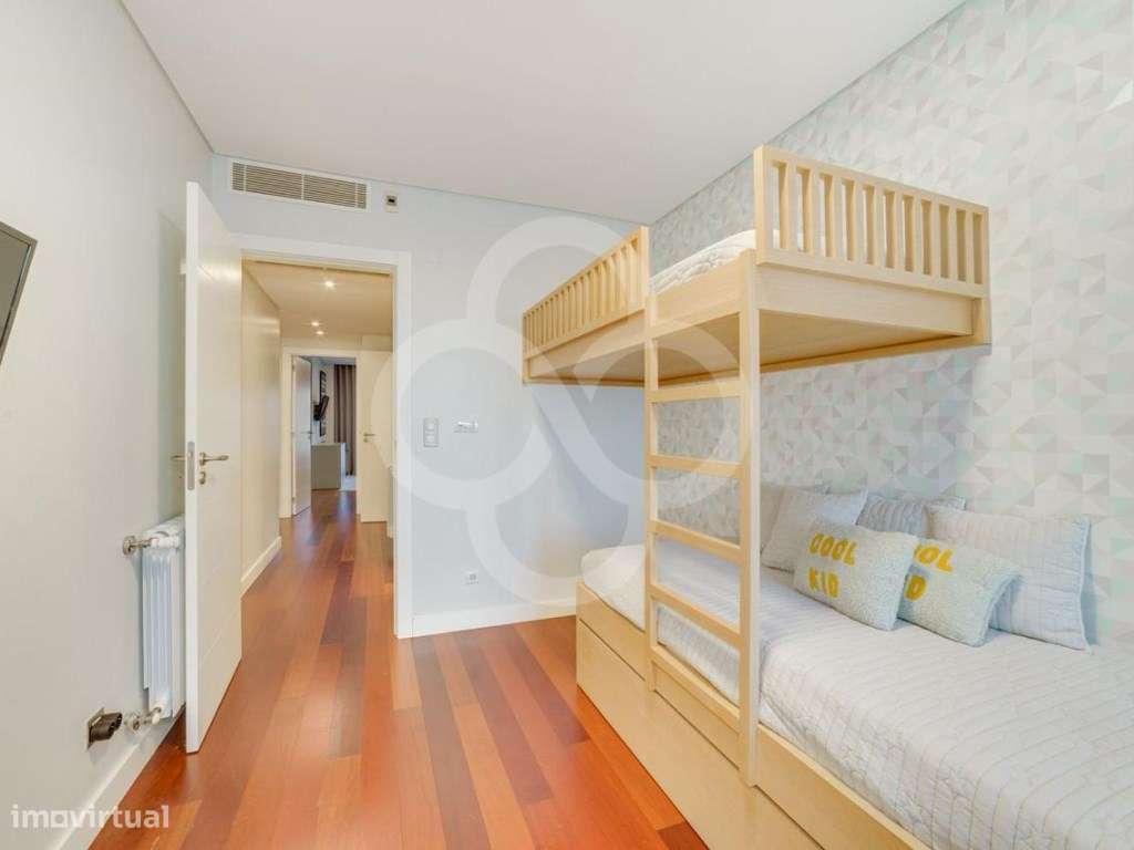 Apartamento T4 com 4 lugares de parqueamento na Avenida Marquês de ...-13