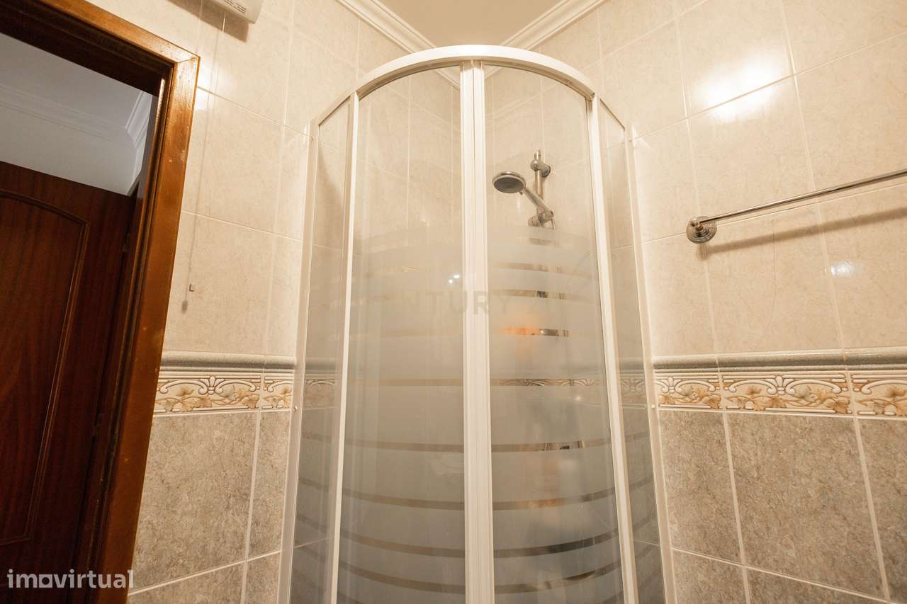 Apartamento T3 com 2 Suites e Terrço-Minde-8