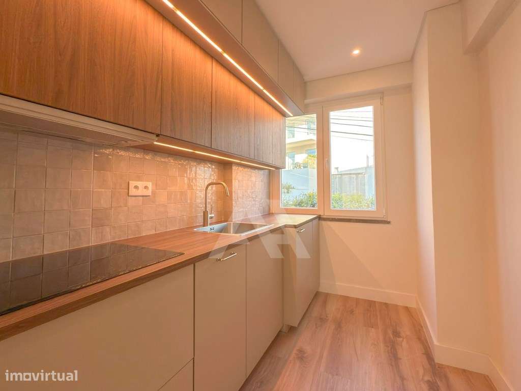 Apartamento T2 no Monte Estoril a 5 Minutos da Praia-8