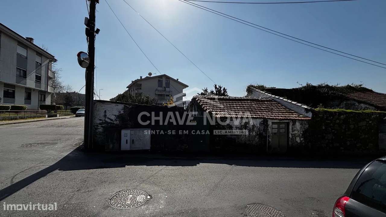 Moradias p/Recuperar em Oliveira do Douro Oportunidade de Investimento - Grande imagem: 4/13