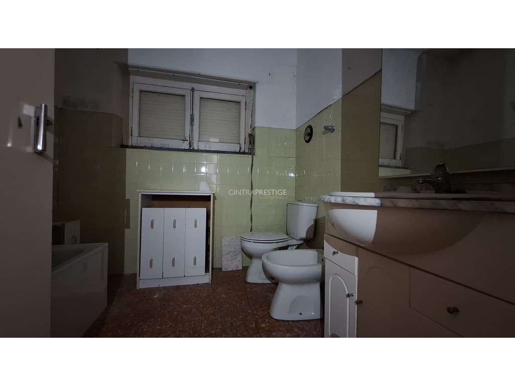 Moradia T3 no Mucifal, Colares, com terreno de 1165 m-6