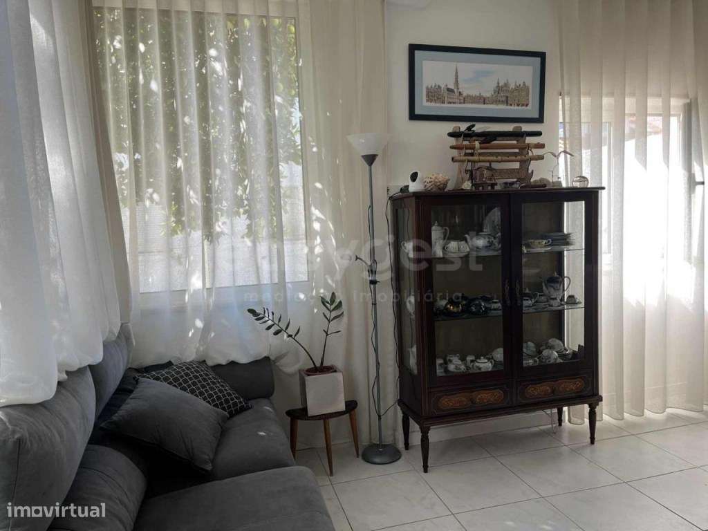 Moradia localizada no Bairro Norton de Matos em Coimbra - Grande imagem: 3/45