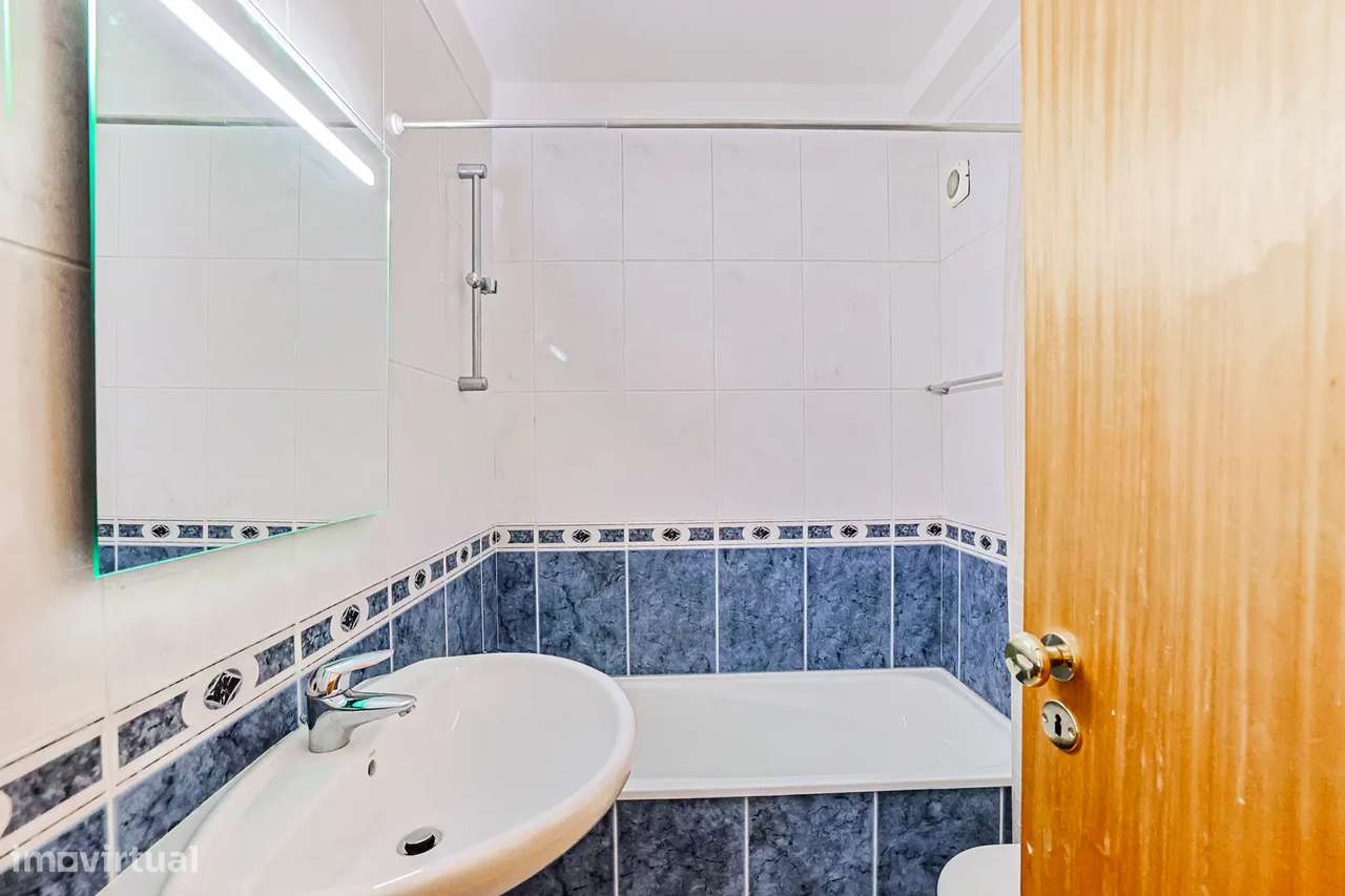 T3 no Centro de Barcelos, com Suíte e 3 frentes-17