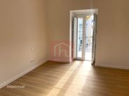 Apartamento duplex T3+1 com varanda no centro histórico Alcochete - Miniatura: 19/35