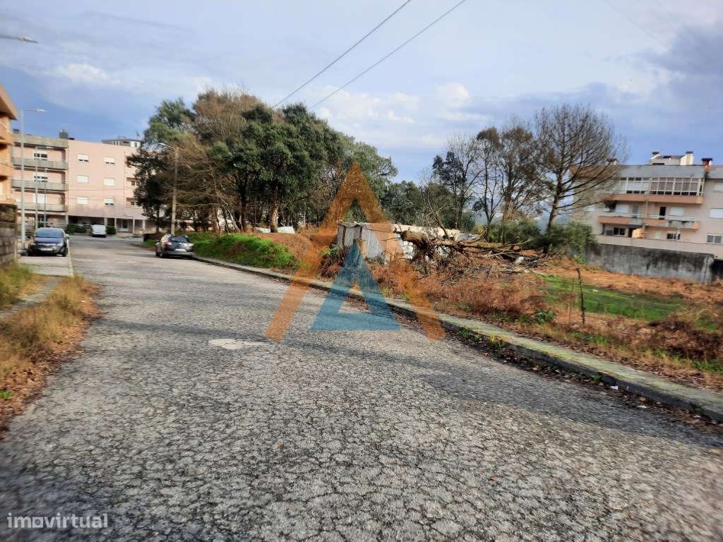 Terreno no centro da Vila de Cucujães - Grande imagem: 3/9