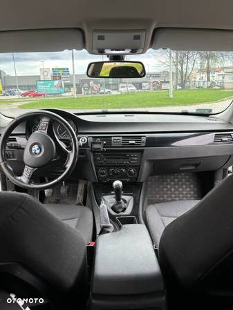 BMW Seria 3 318d - 8