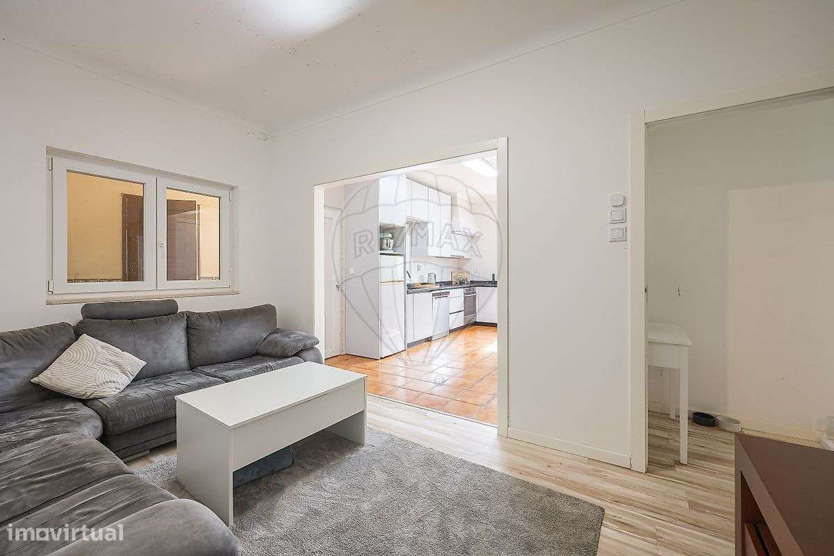 Moradia T2 renovada com terreno amplo - Santa Joana - Grande imagem: 4/31