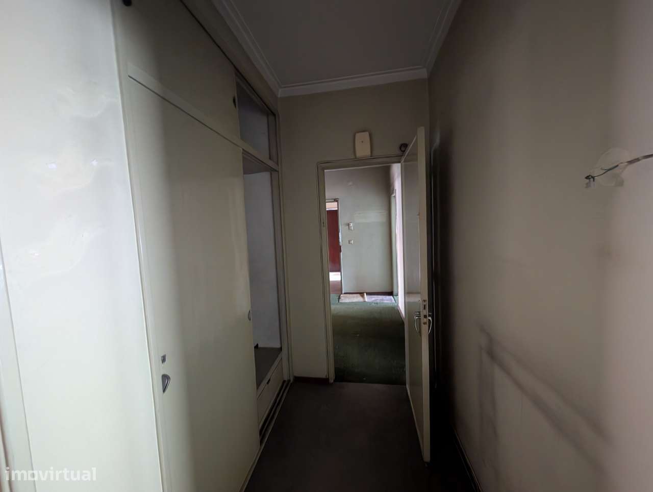 T3 Rua Lusiadas Para Remodelar-14