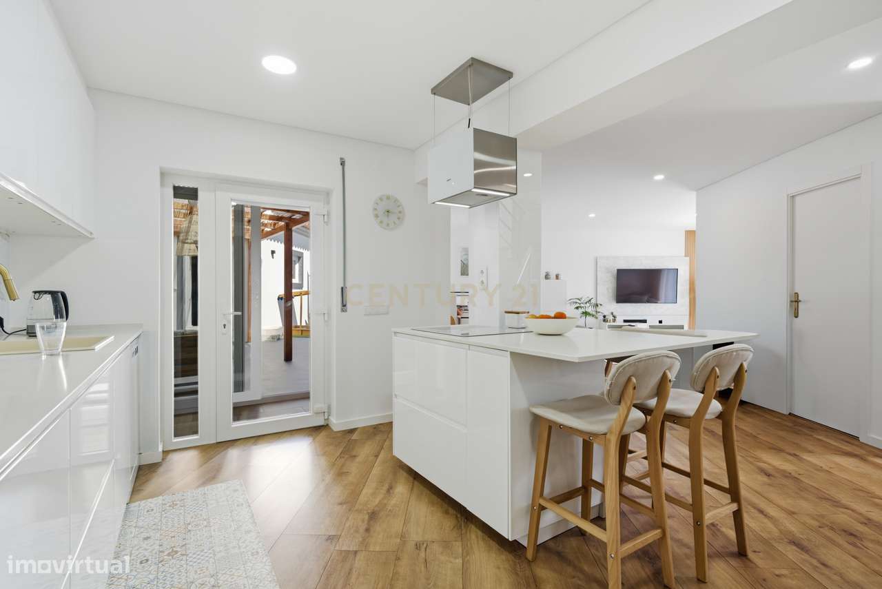 Moradia T3+1 Totalmente Remodelada  em 2026 com Piscina, Painéis Solar-7