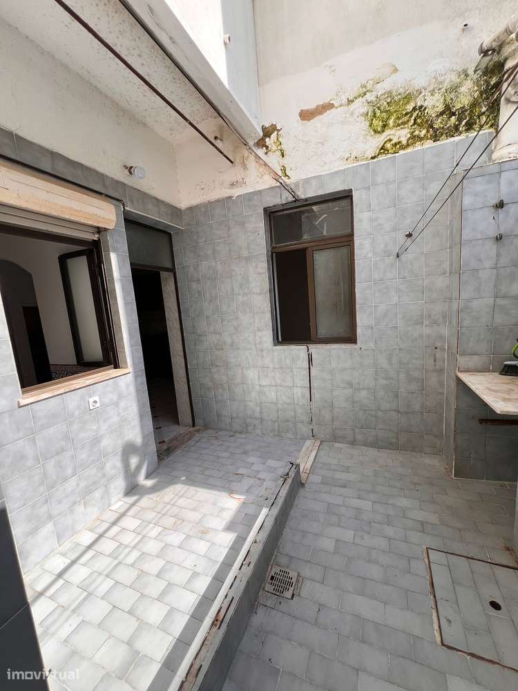 T2 com terraço e localização privilegiada no Barreiro - Grande imagem: 2/7