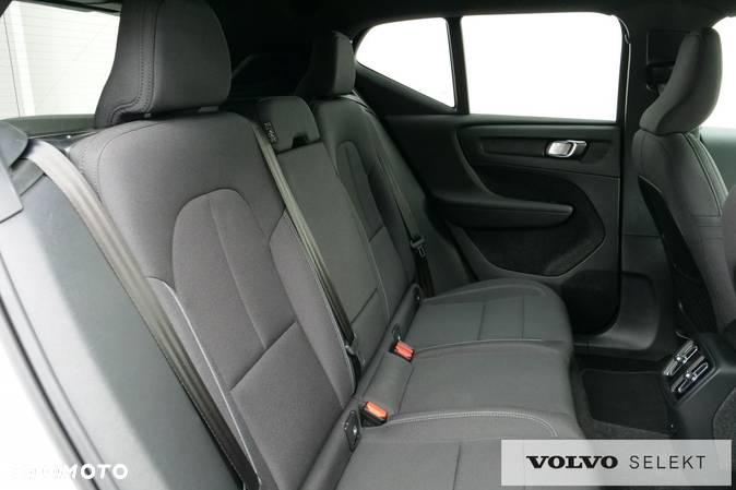 Volvo XC 40 - 41