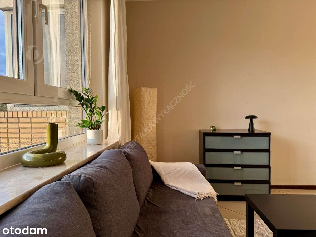 38m2, kawalerka, miejsce postojowe w hali-1