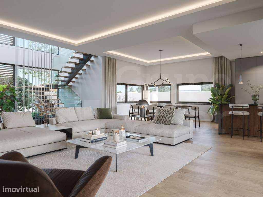 Moradia Isolada com 5 suites - Nova em fase de construção - Grande imagem: 4/11