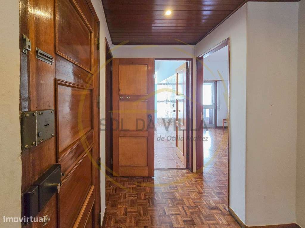 Apartamento T3 com 3 varandas - Laranjeiro, Almada - 310.000€-18