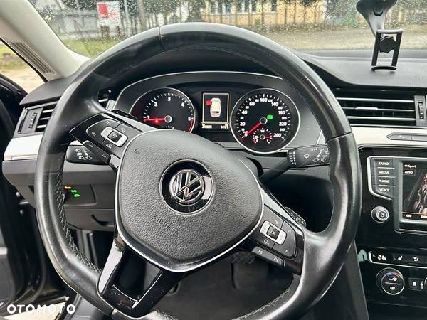 Volkswagen Passat 2.0 TDI Bi-Turbo BMT 4Mot Highline DSG - 16