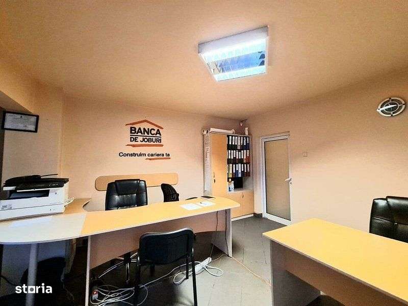 Spatiu birouri/comercial cu vitrina mare de 11 ml la B-dul Zizinului-5