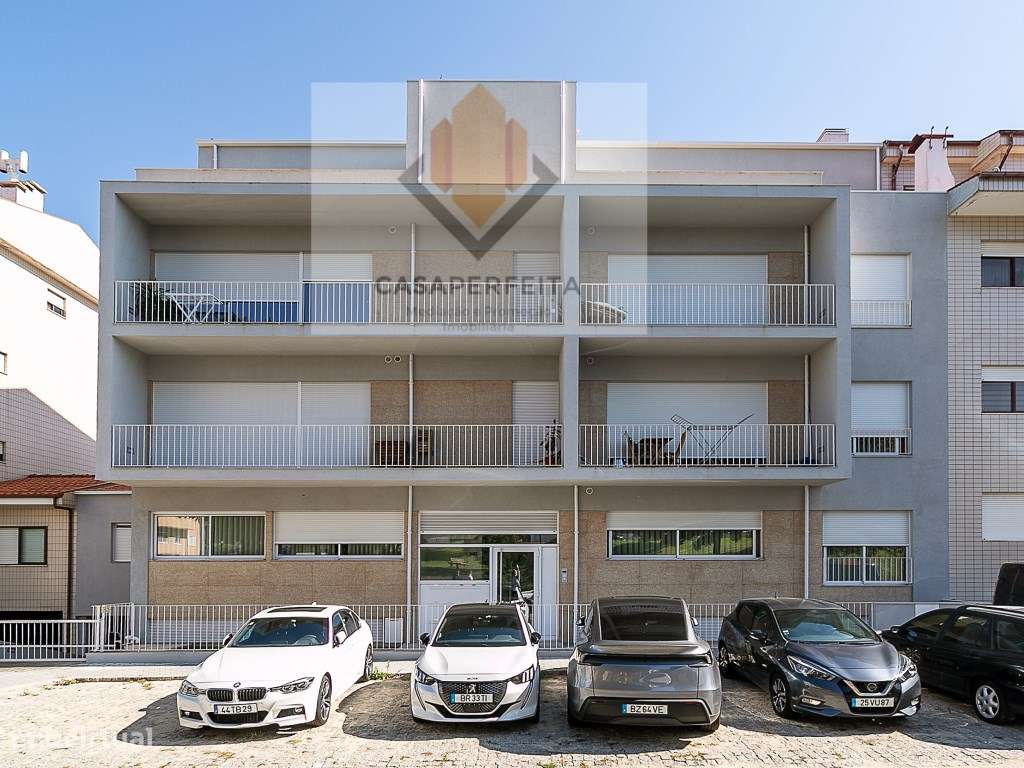 Apartamento T1 Novo com Varanda Ampla e Lugar de Garagem - Oliveira...-29