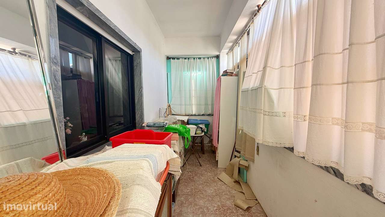 Moradia Isolada com Terreno Amplo em Parceiros da Igreja, torres novas-12