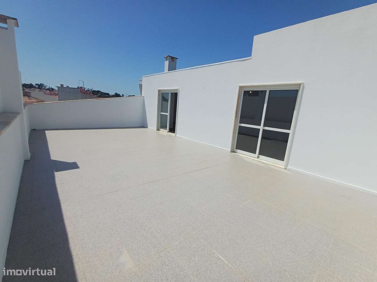 Excelente Moradia T4 garagem jardim Sampaio Sesimbra-29