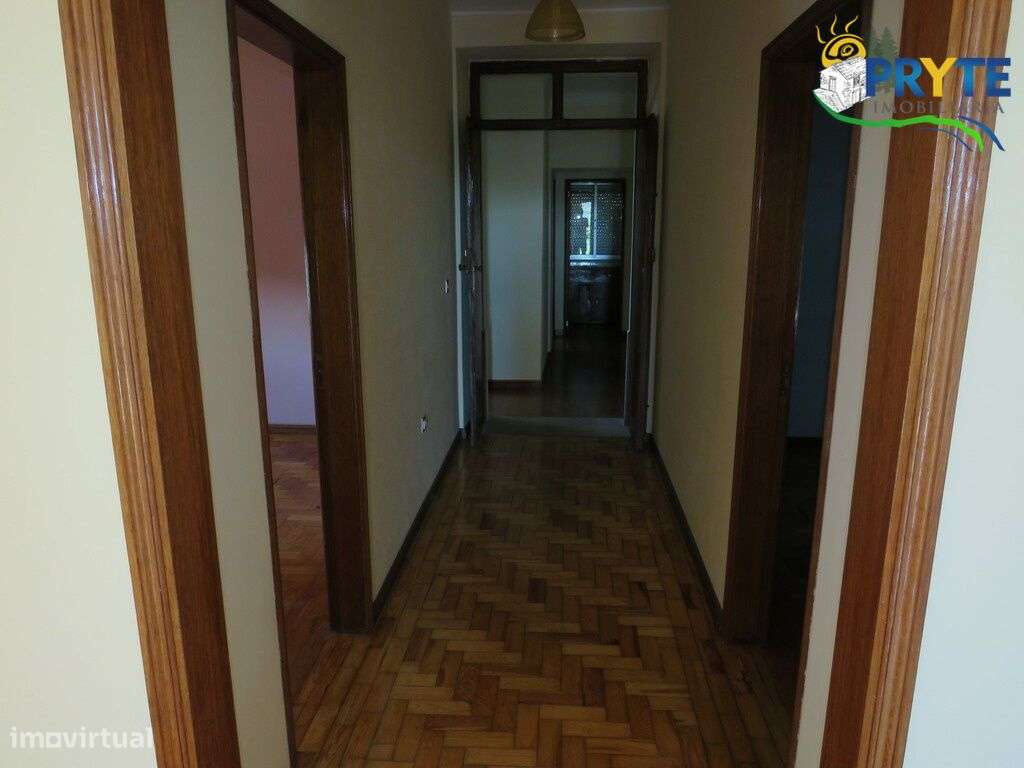 Moradia de tipologia T4 situada em Figueiró dos Vinhos-19