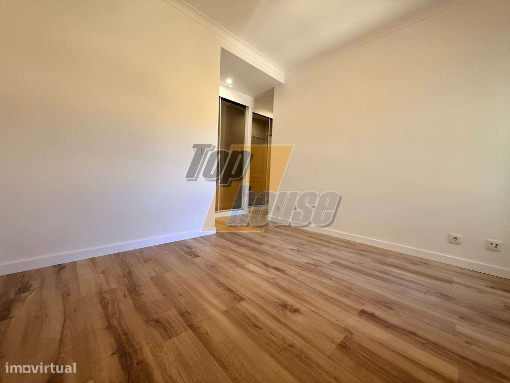 Apartamento T3 com arrecadação - Parque da Paz-10