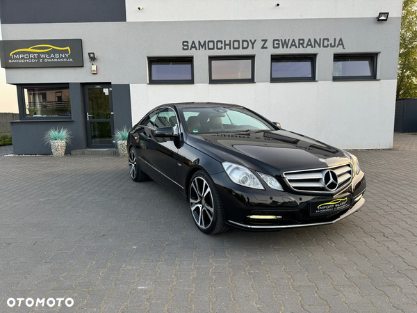 Mercedes-Benz Klasa E 250 CGI Coupe BlueEFFICIENCY Automatik Avantgarde - 39