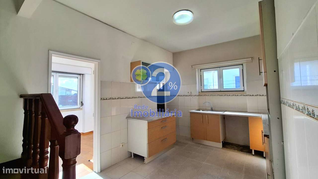 Apartamento T5 Duplex com Logradouro - Pousos-22